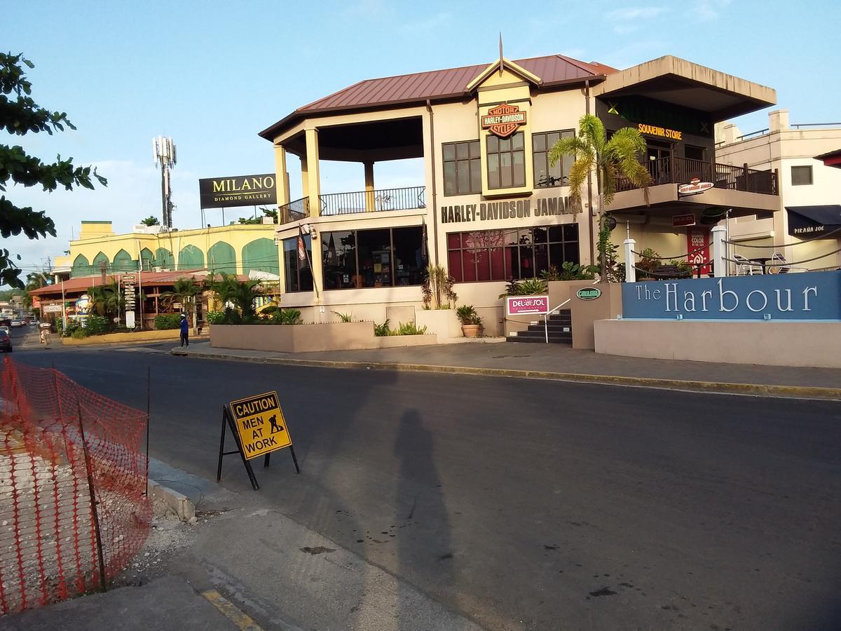Mcfarlane'S Place Ocho Rios Exterior photo