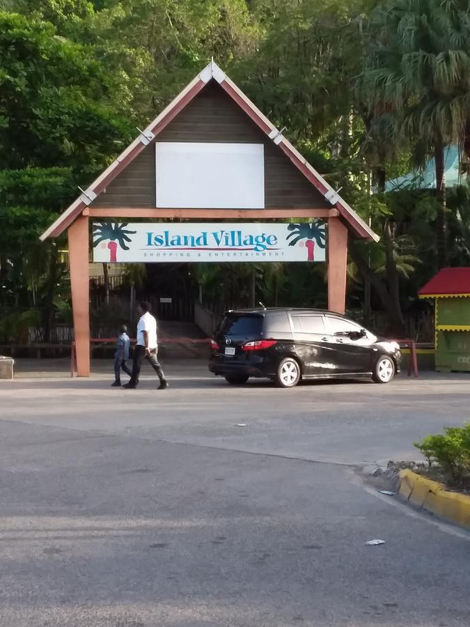 Mcfarlane'S Place Ocho Rios Exterior photo