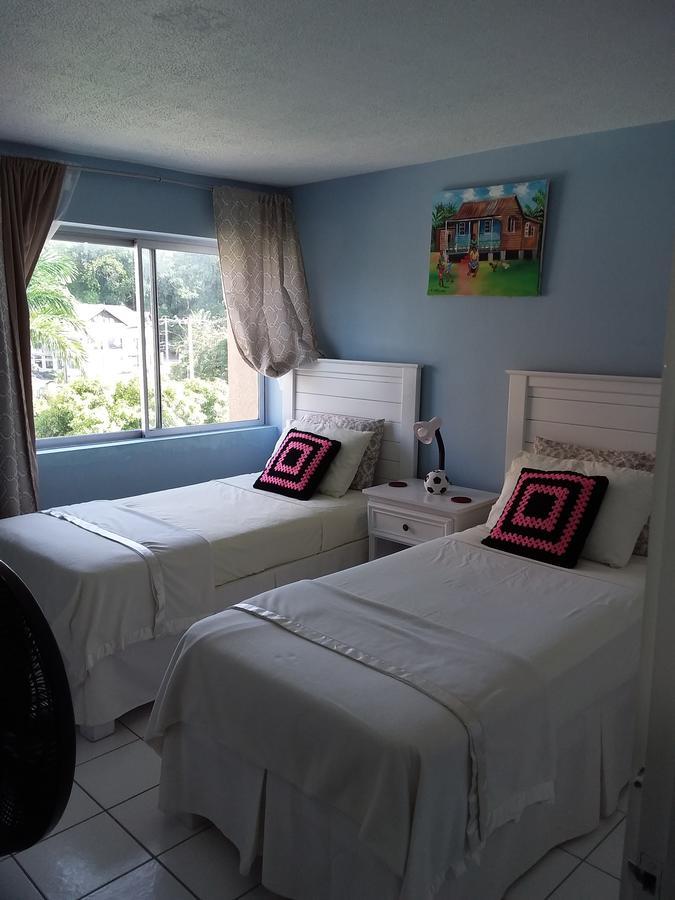 Mcfarlane'S Place Ocho Rios Exterior photo