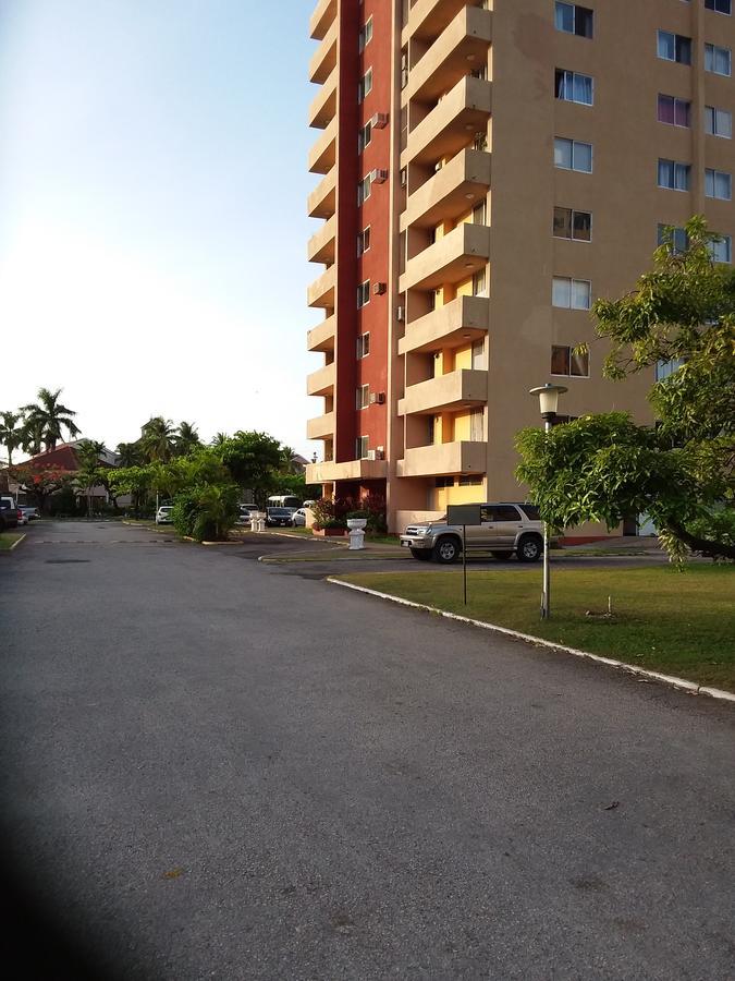 Mcfarlane'S Place Ocho Rios Exterior photo